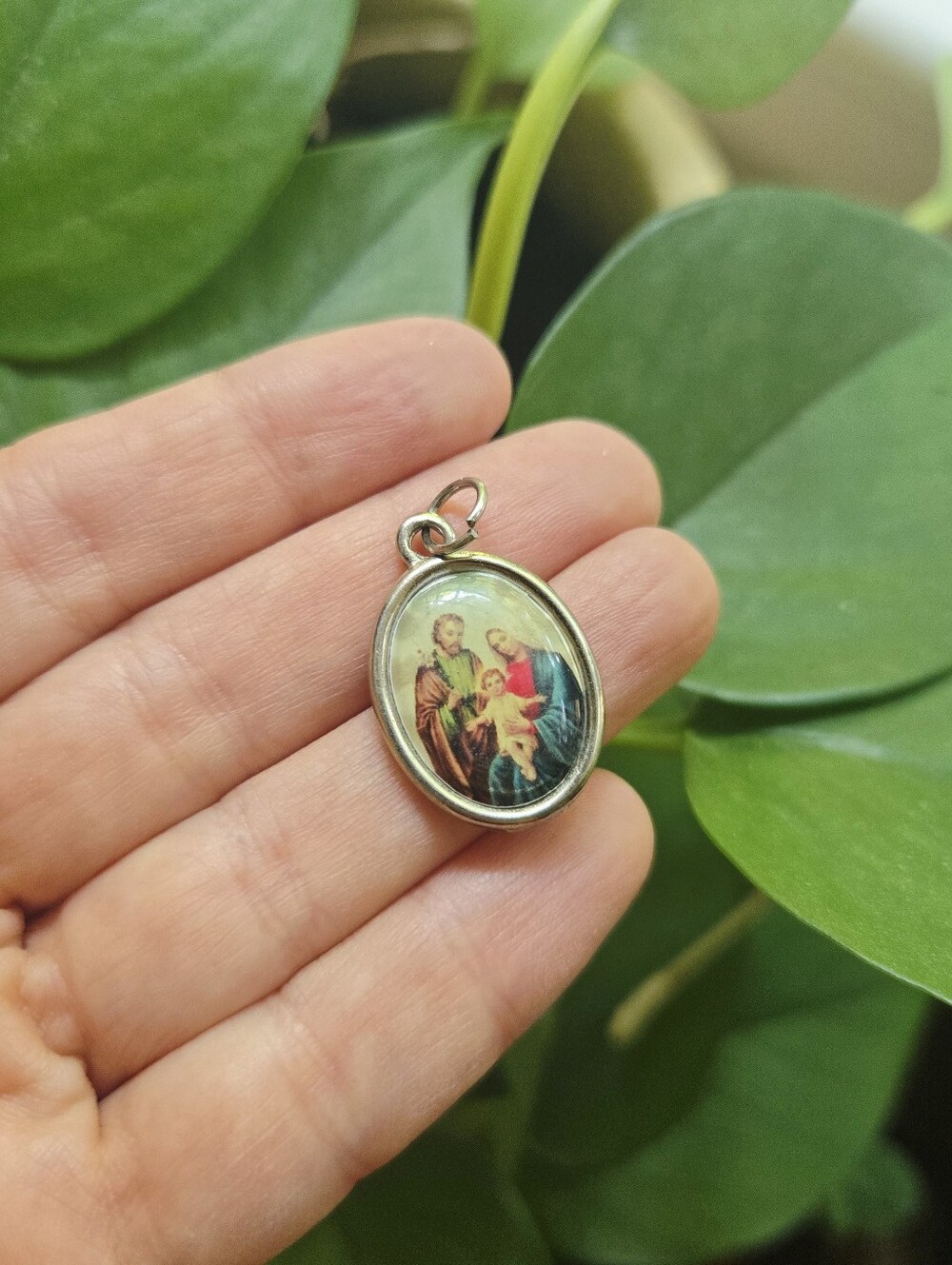 Vintage Holy Family Pendant – Silver-Tone Catholic Religious Medal with Jesus
